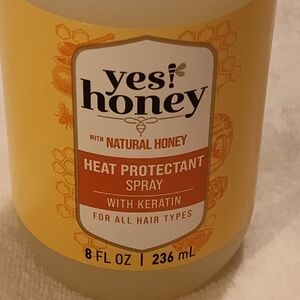 Yes! Honey -Heat Protectant Spray 8oz (6 Available)